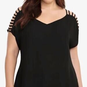 TORRID Black Ladder Cut Out Sleeve Blouse Size 3 22-24/3X Cold Shoulder